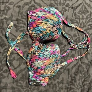 Women’s push-up bikini top